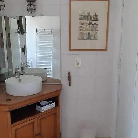 Villa A Moins De 100 M De La A Pied