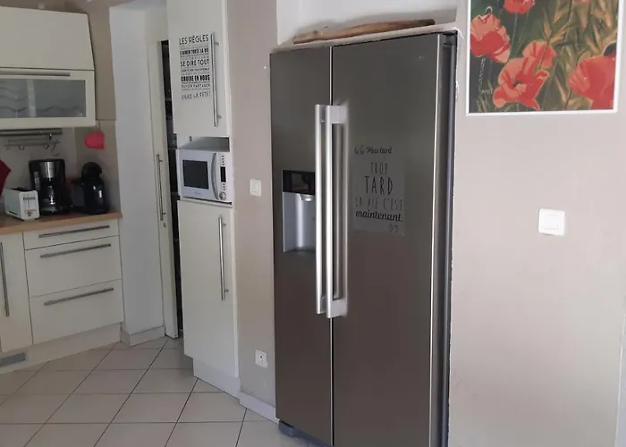 A Moins De 100 M De La A Pied La Londe-les-Maures