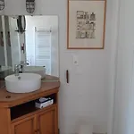 Villa A Moins De 100 M De La A Pied