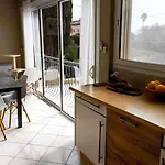 Βίλα A Moins De 100 M De La A Pied *