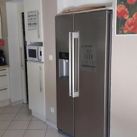 à Moins De 100 M De La à Pied La Londe-les-Maures