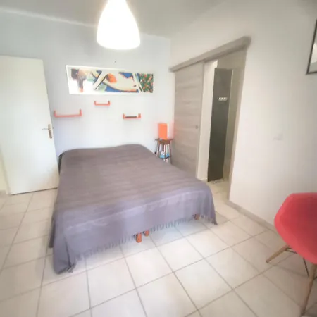 A Moins De 100 M De La A Pied Villa *