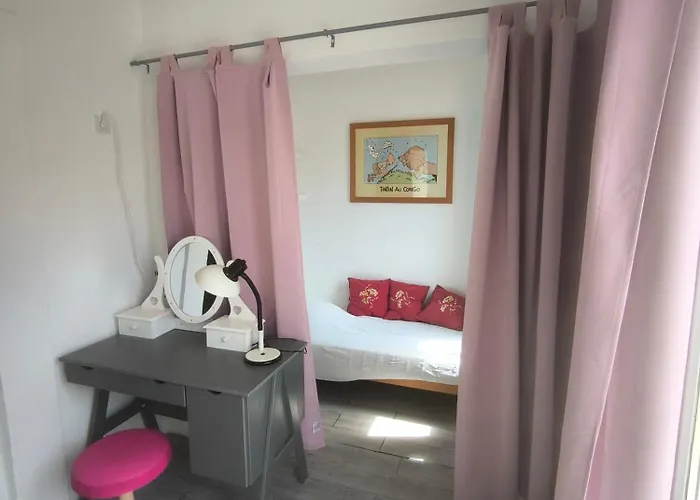 à Moins De 100 M De La à Pied Villa *